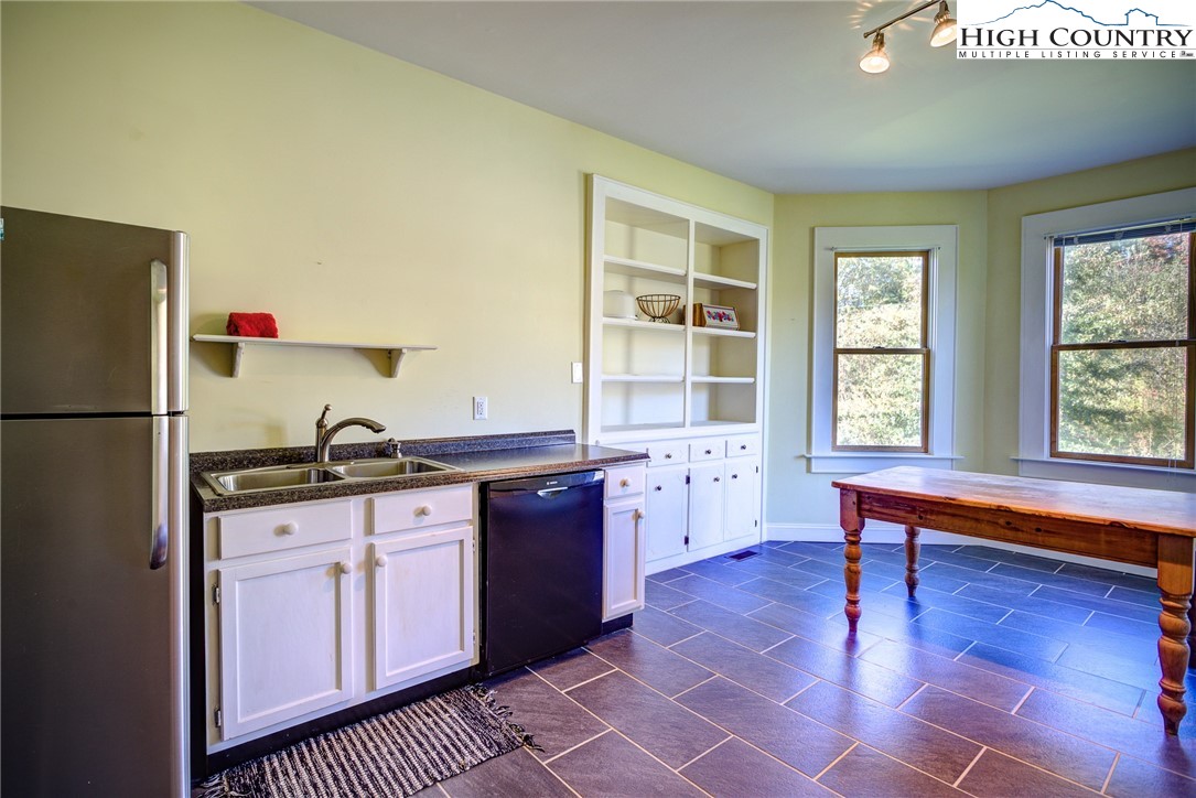 26 Fox Knob Road Sparta, NC 28675 - Photo 13 of 32 Gallery Image 13