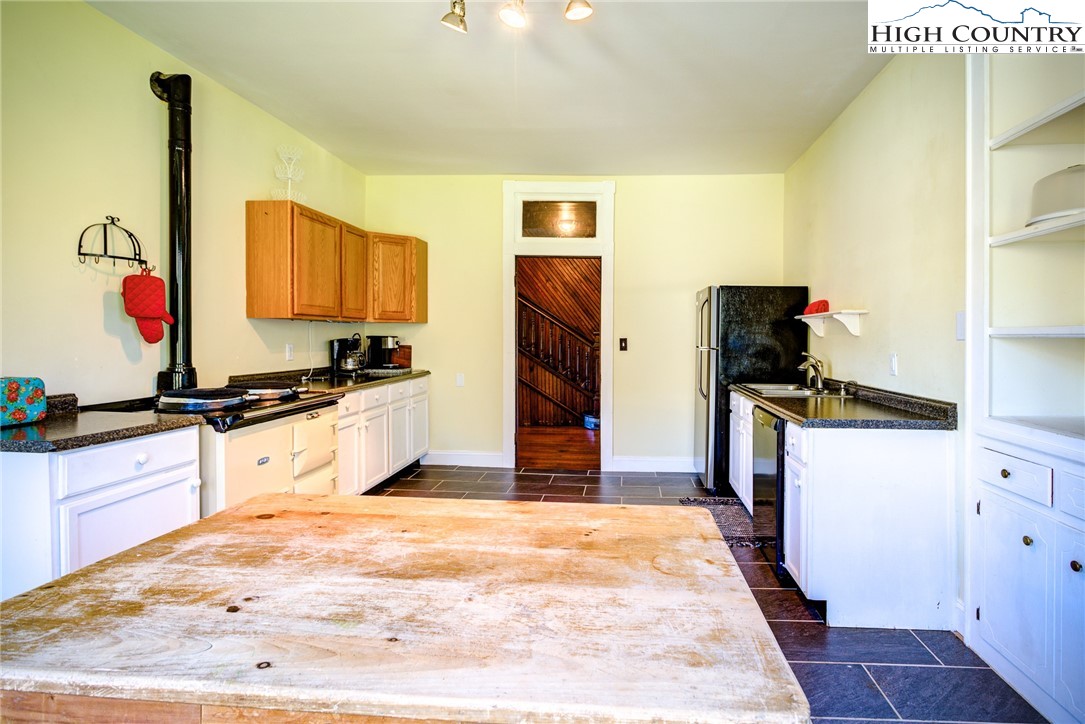 26 Fox Knob Road Sparta, NC 28675 - Photo 15 of 32 Gallery Image 15