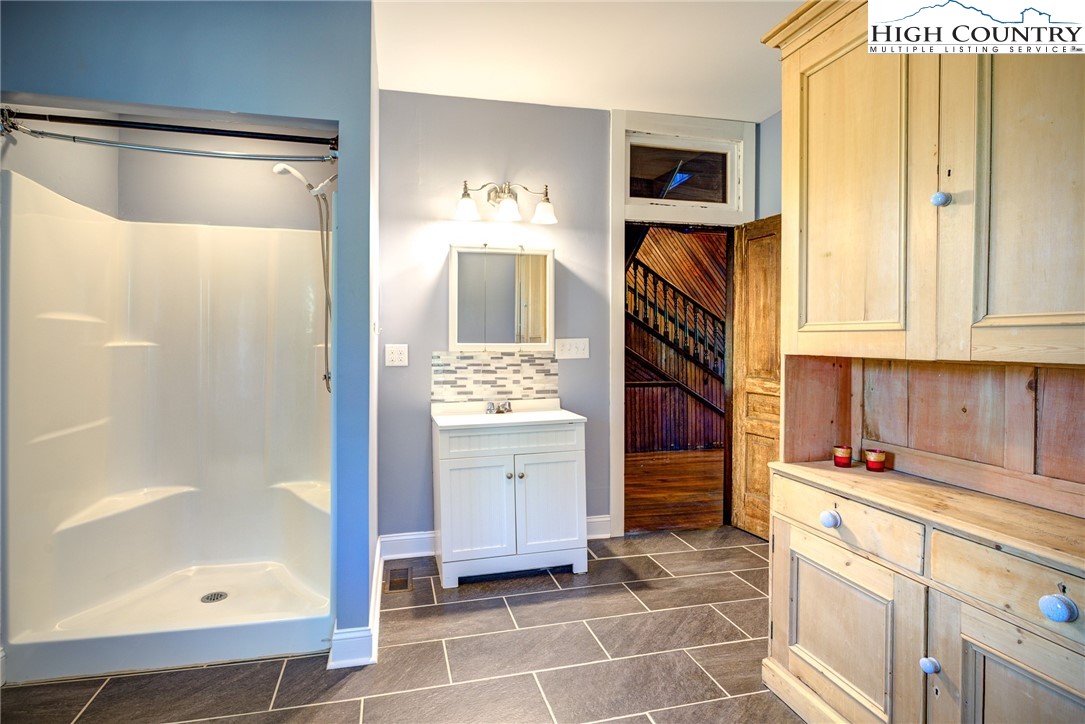 26 Fox Knob Road Sparta, NC 28675 - Photo 17 of 32 Gallery Image 17