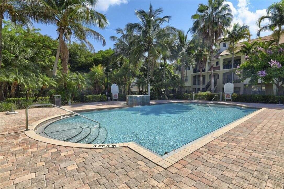 5820 West Sample Road, Unit 305 Coral Springs, FL 33067 - Photo 26 of 29 Pool