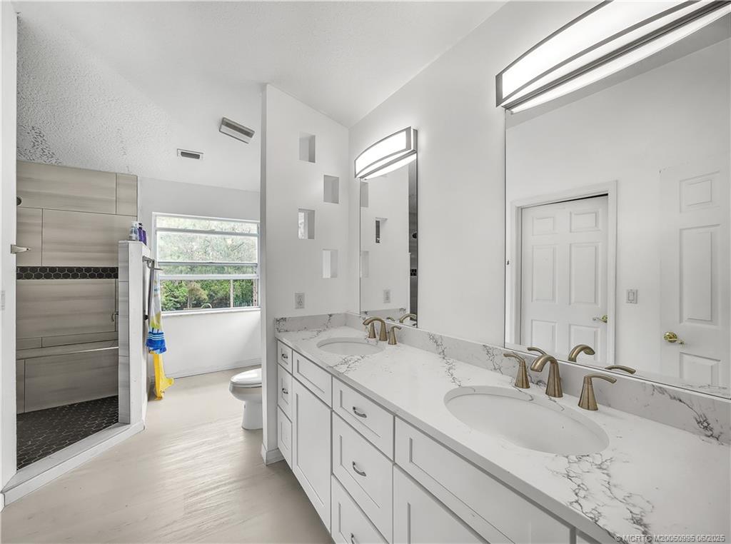 11013 Southwest Redwing Drive Stuart, FL 34997 - Photo 28 of 37 Gallery Image 28