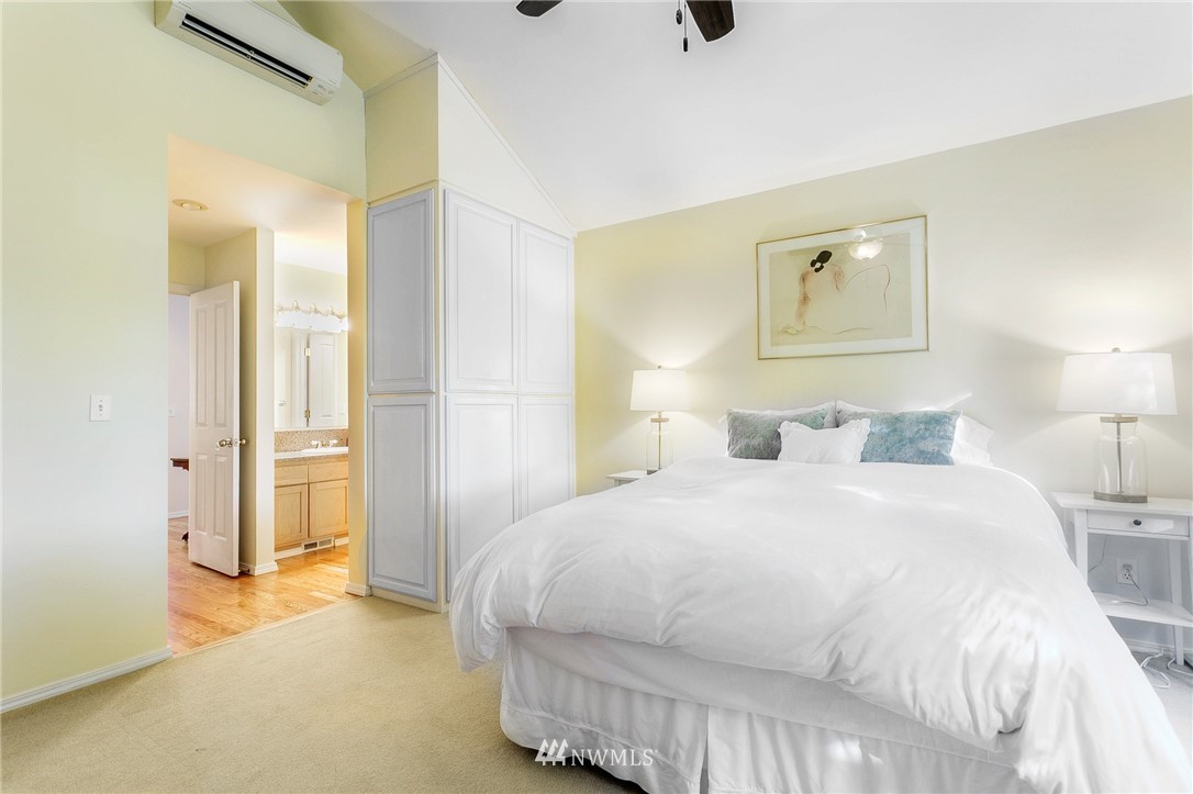 718 North 67th Street Seattle, WA 98103 - Photo 12 of 32