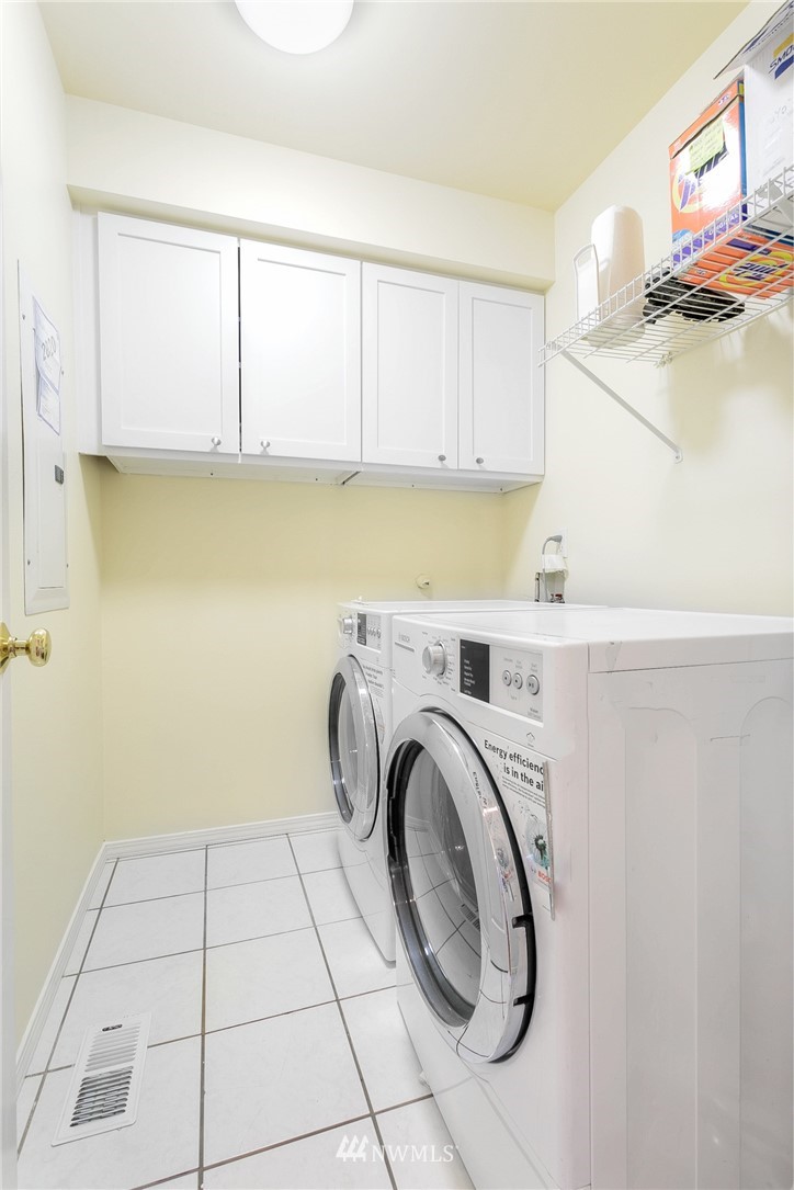 718 North 67th Street Seattle, WA 98103 - Photo 18 of 32