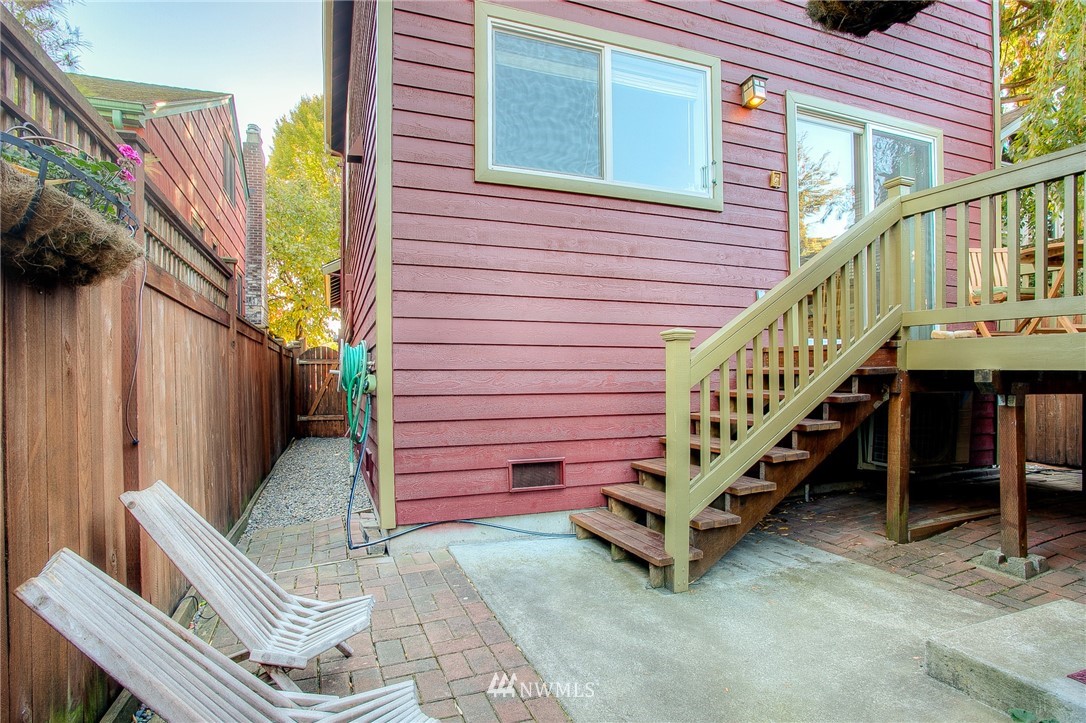718 North 67th Street Seattle, WA 98103 - Photo 20 of 32