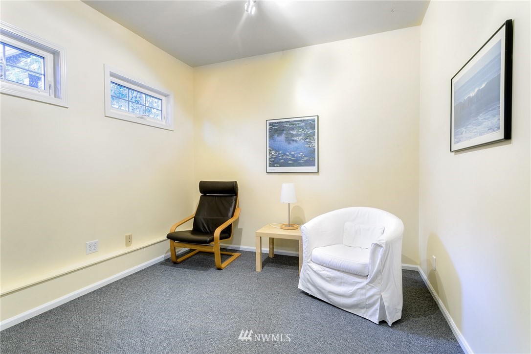 718 North 67th Street Seattle, WA 98103 - Photo 22 of 32