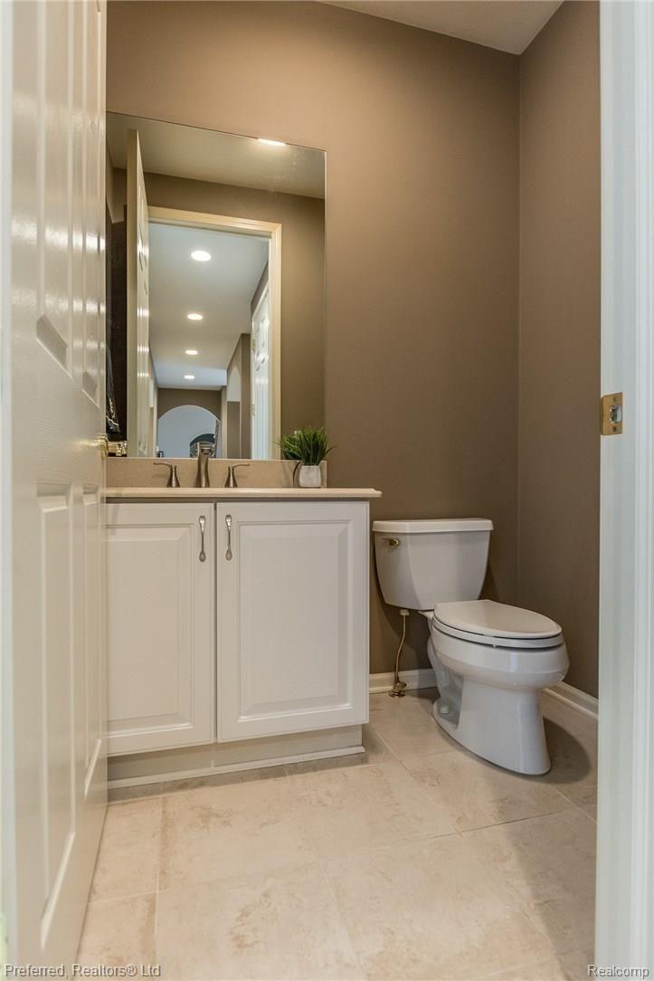 520 Inverness Highland, MI 48357 - Photo 10 of 37 DSC_2790.jpg