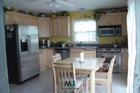 1217 Avon Rochester, MI 48307 - Photo 2 of 9 560443-1.JPG
