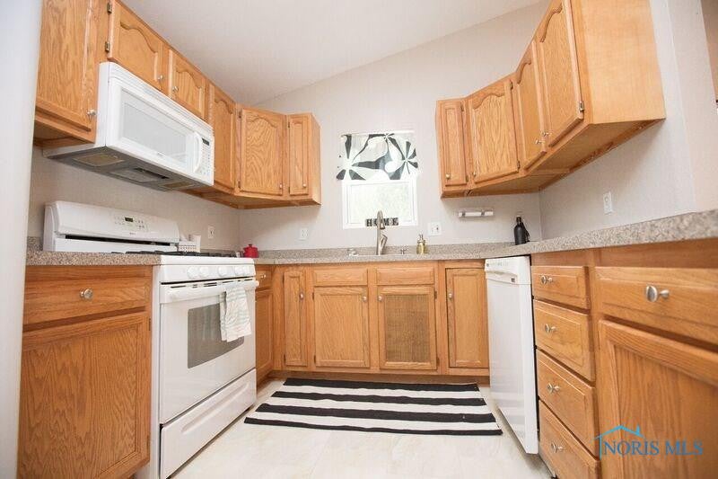 1830 James Road Oregon, OH 43616 - Photo 7 of 24 Gallery Image 7
