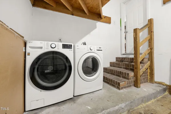 $2,100 | 409 Dickens Drive, Raleigh, NC 27610