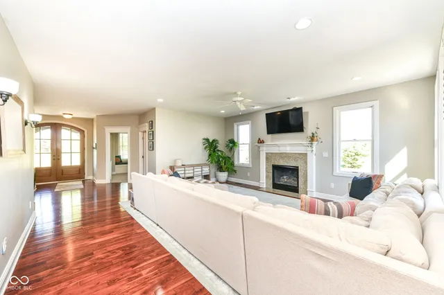 $949,000 | 1055 Bear Cub Drive, Cicero, IN 46034