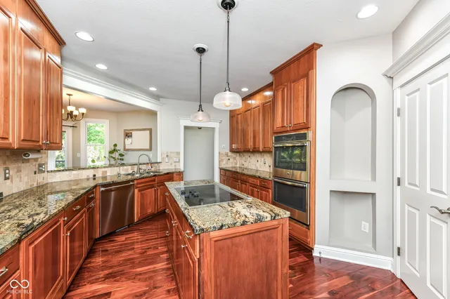 $949,000 | 1055 Bear Cub Drive, Cicero, IN 46034