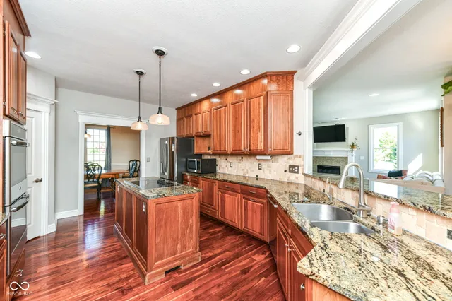 $949,000 | 1055 Bear Cub Drive, Cicero, IN 46034