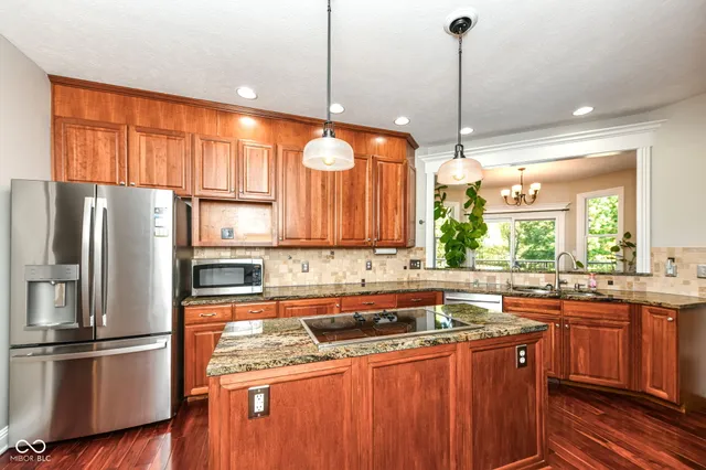 $949,000 | 1055 Bear Cub Drive, Cicero, IN 46034