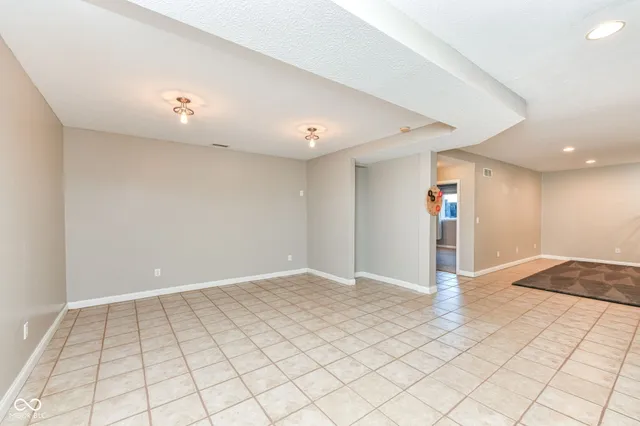 $949,000 | 1055 Bear Cub Drive, Cicero, IN 46034