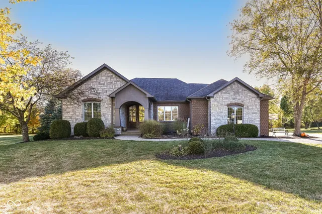 $949,000 | 1055 Bear Cub Drive, Cicero, IN 46034