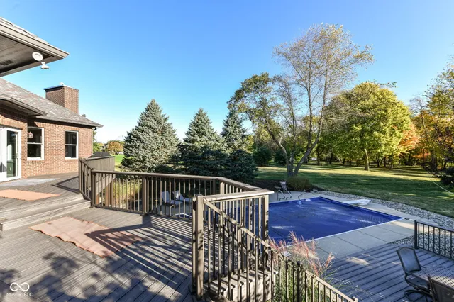 $949,000 | 1055 Bear Cub Drive, Cicero, IN 46034