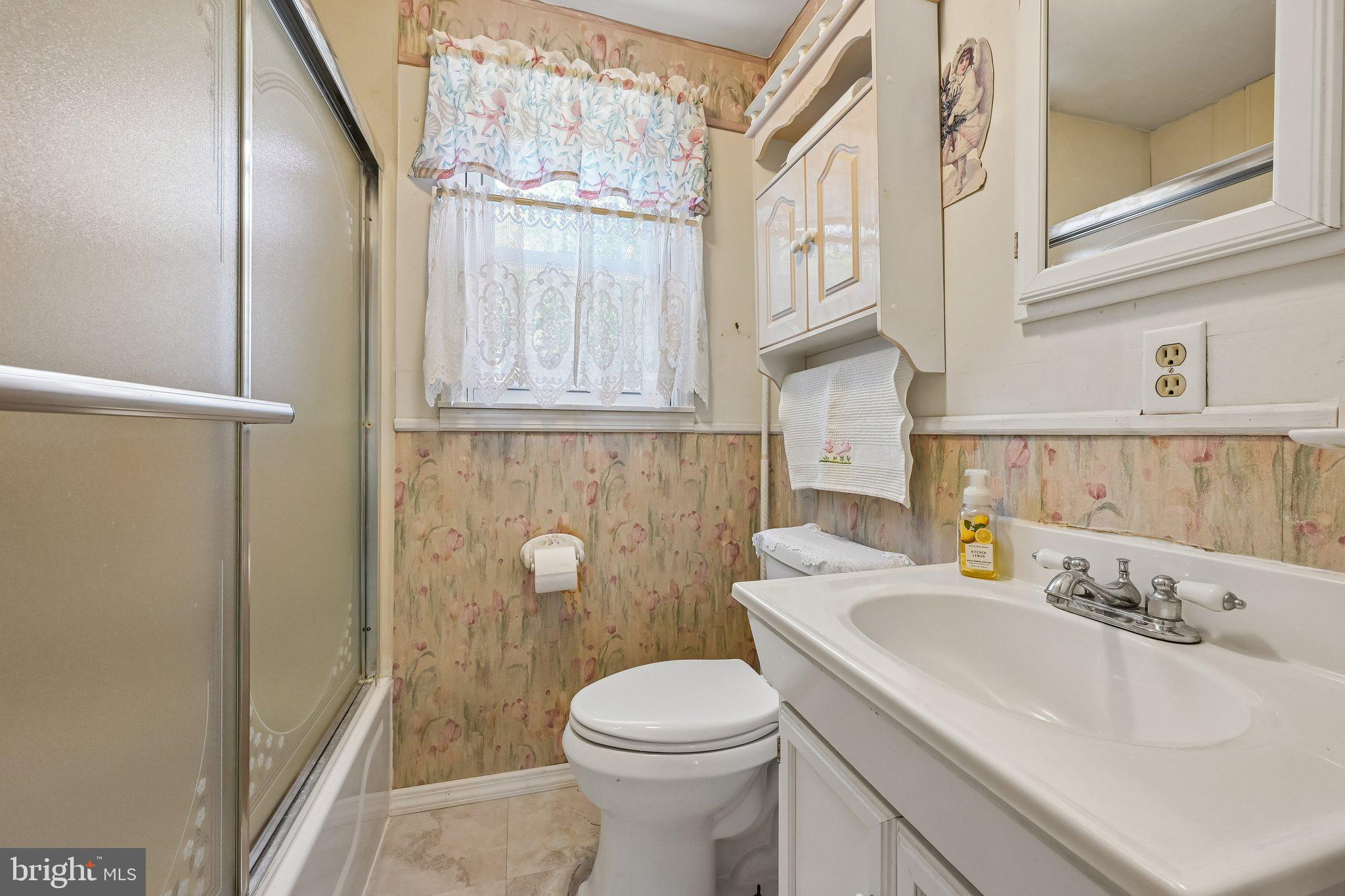 716 Filmore Street Riverside, NJ 08075 - Photo 27 of 28 Second Floor Full Bath