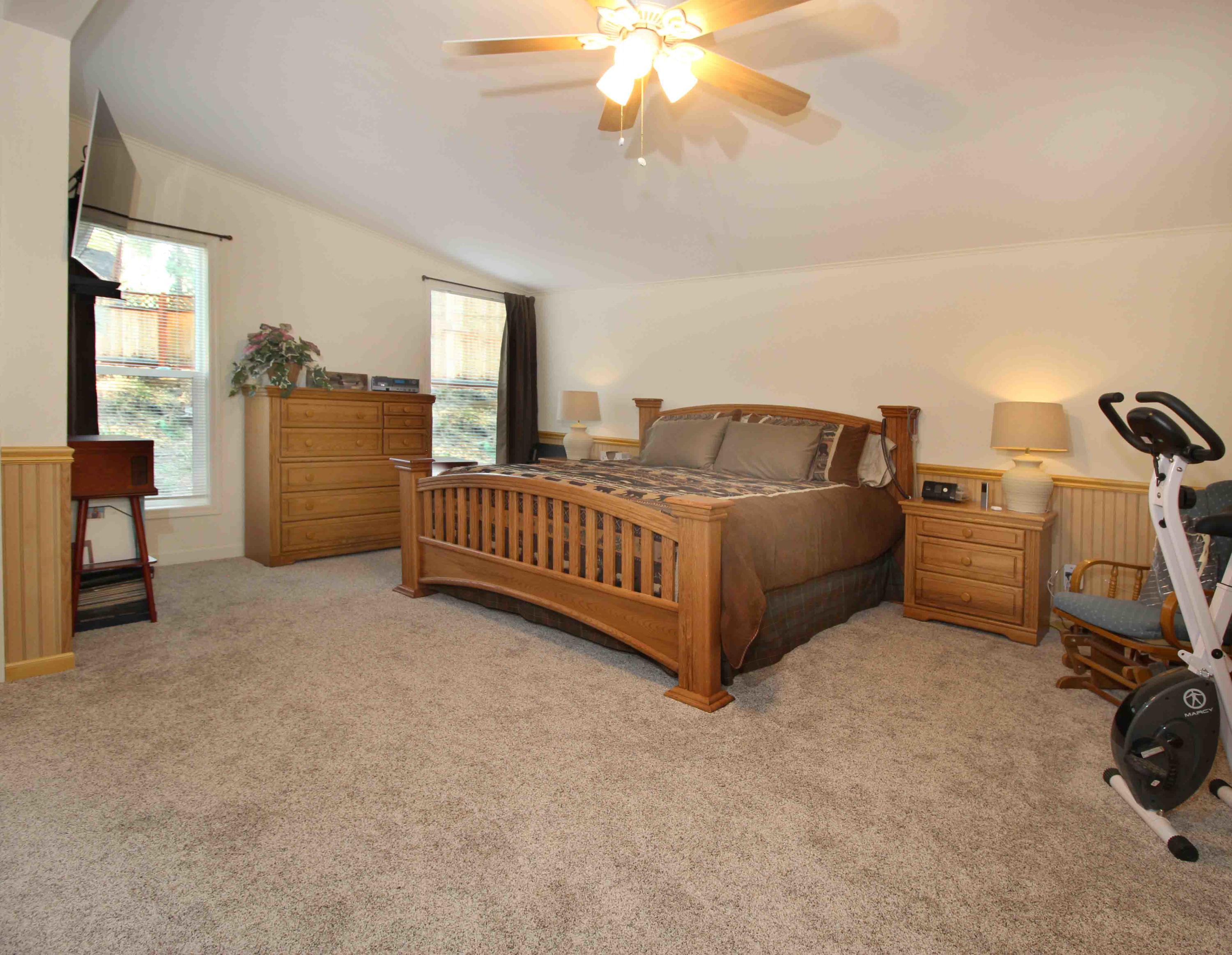 60076 Turquoise Road Bend, OR 97702 - Photo 22 of 43 Master bedroom, new carpet, windows