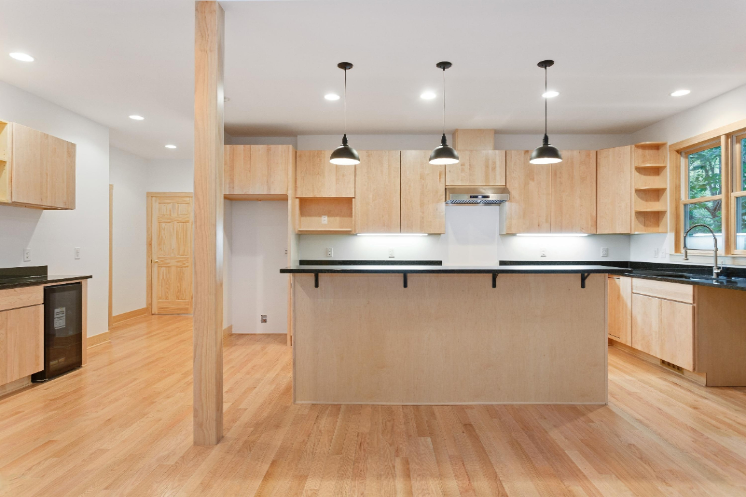 15880 B Lakeshore Road Union Pier, MI 49129 - Photo 26 of 32 04_15880BLakeshoreRoad_5_Kitchen_HiRes