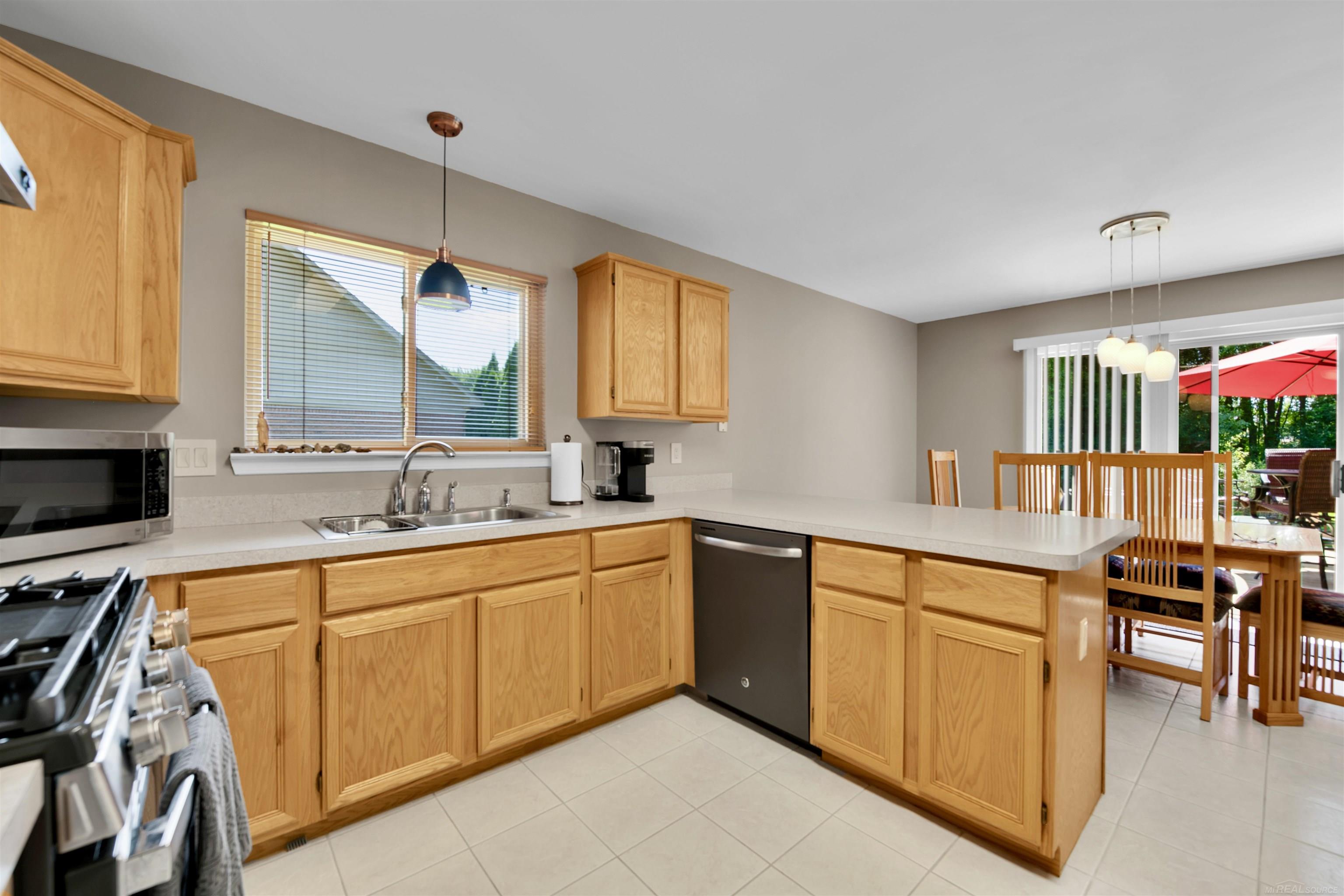 49247 Monte Road Chesterfield, MI 48047 - Photo 13 of 23