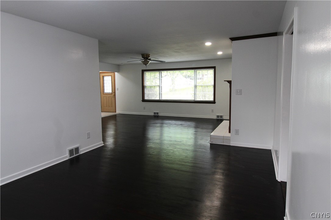 24 Forest Road New Hartford, NY 13501 - Photo 5 of 50