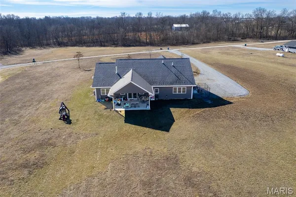 $410,000 | 56900 Patriot Lane, New London, MO 63459