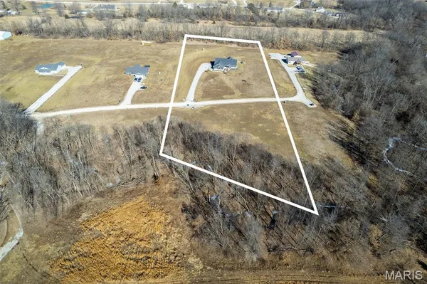 $410,000 | 56900 Patriot Lane, New London, MO 63459