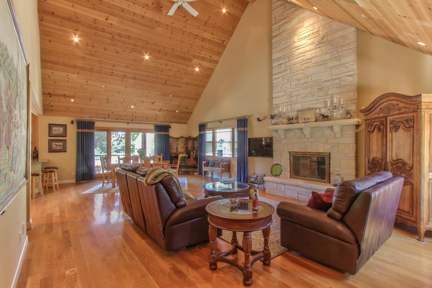262 San Benancio Road Salinas, CA 93908 - Photo 8 of 47 Gallery Image 8