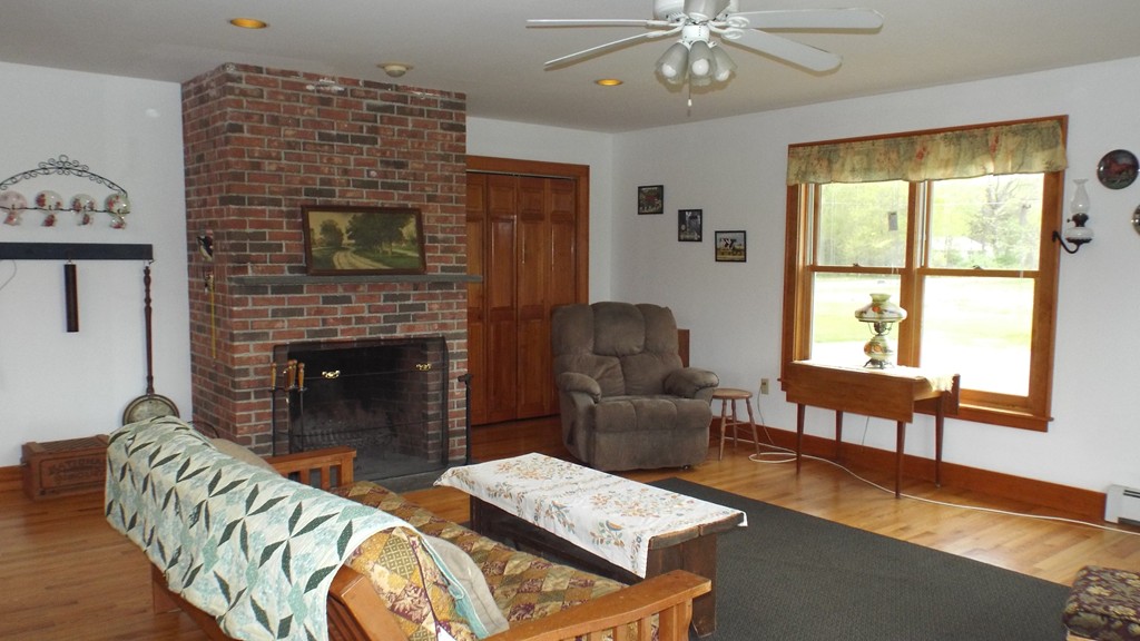 36 Lee Road Deerfield, MA 01373 - Photo 7 of 30 Gallery Image 7