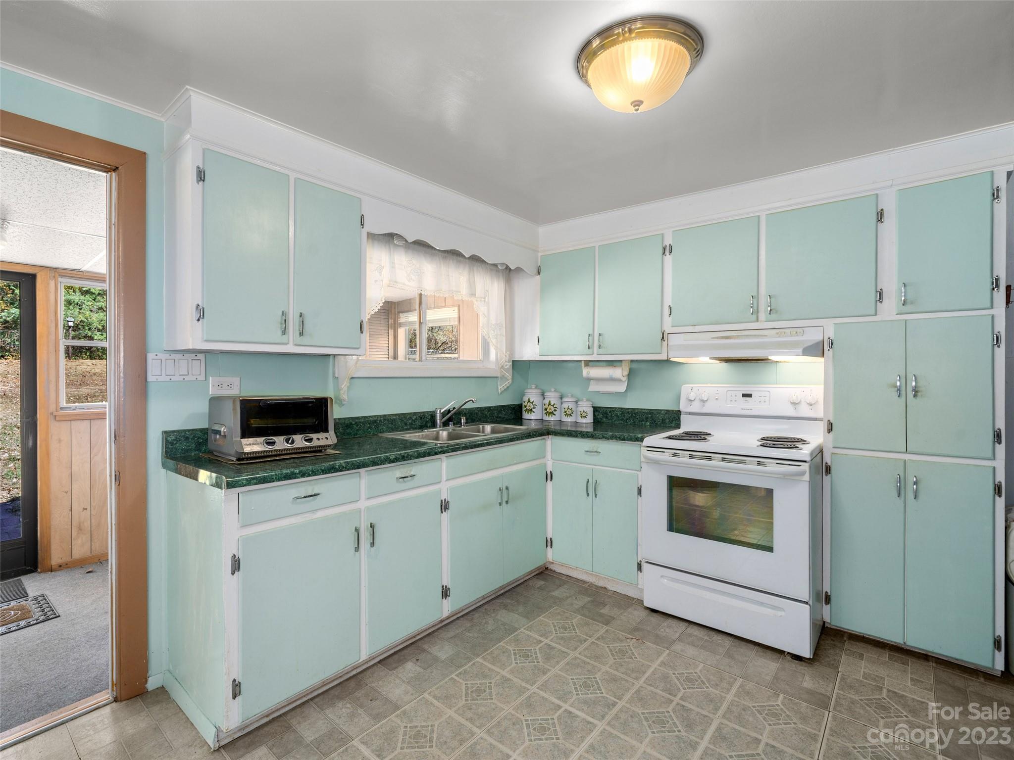 34 Harrison Hill Road Swannanoa, NC 28778 - Photo 21 of 32 Gallery Image 21