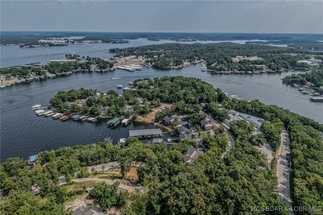 $215,000 | 27 Roanda Beach Drive, Unit 2A, Lake Ozark, MO 65049