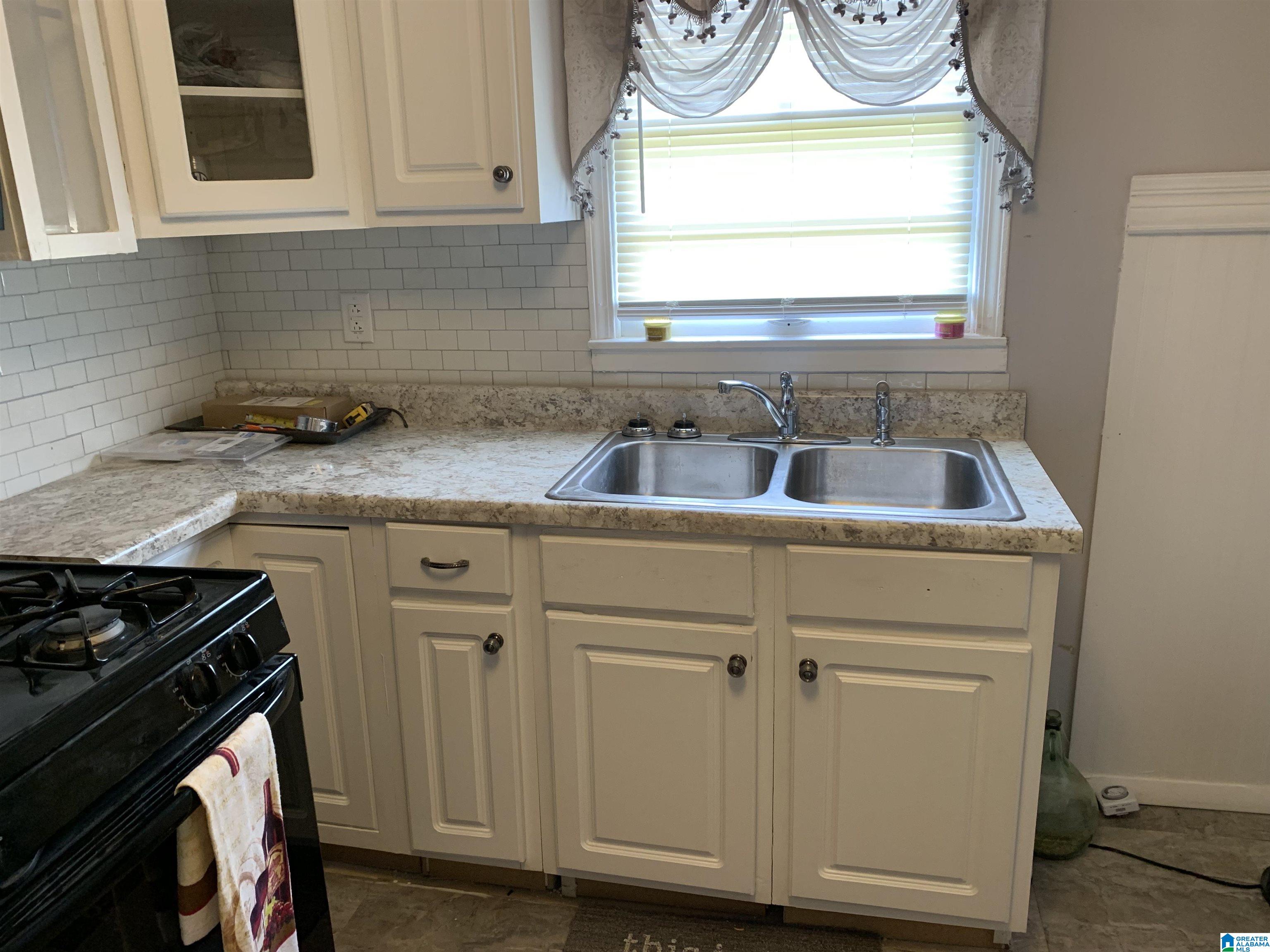1905 14th Way Southwest Birmingham, AL 35211 - Photo 3 of 8