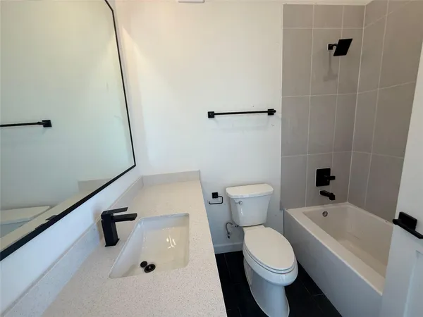 $2,600 | 2000 Riverside Farms Road, Unit 18102, Austin, TX 78741