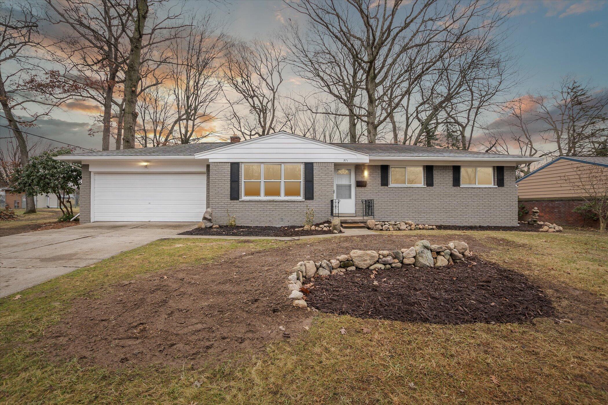 571 Christopher Road Jackson, MI 49203 - Photo 1 of 35 01-571-Christopher-Rd-Jackson-MI-49203-W