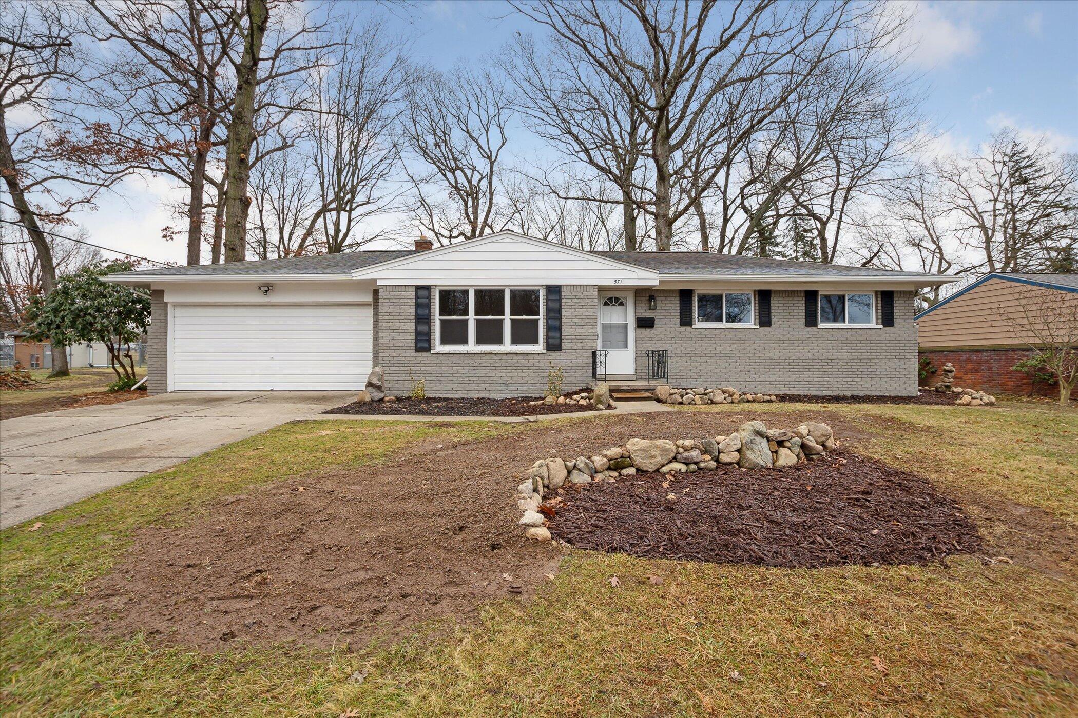 571 Christopher Road Jackson, MI 49203 - Photo 3 of 35 03-571-Christopher-Rd-Jackson-MI-49203-W