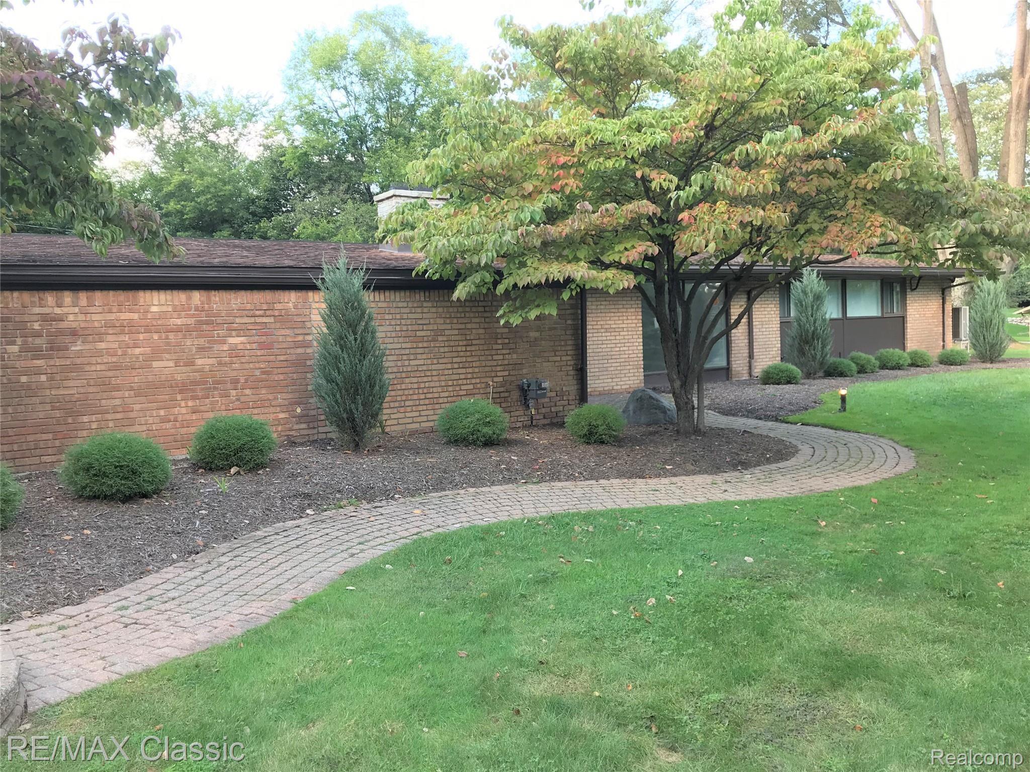 29726 Highmeadow Road Farmington, MI 48334 - Photo 2 of 52 IMG_6825.JPG