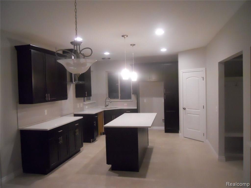 2716 Dearborn Avenue Rochester, MI 48309 - Photo 6 of 27 DSCN0398 (Large).JPG