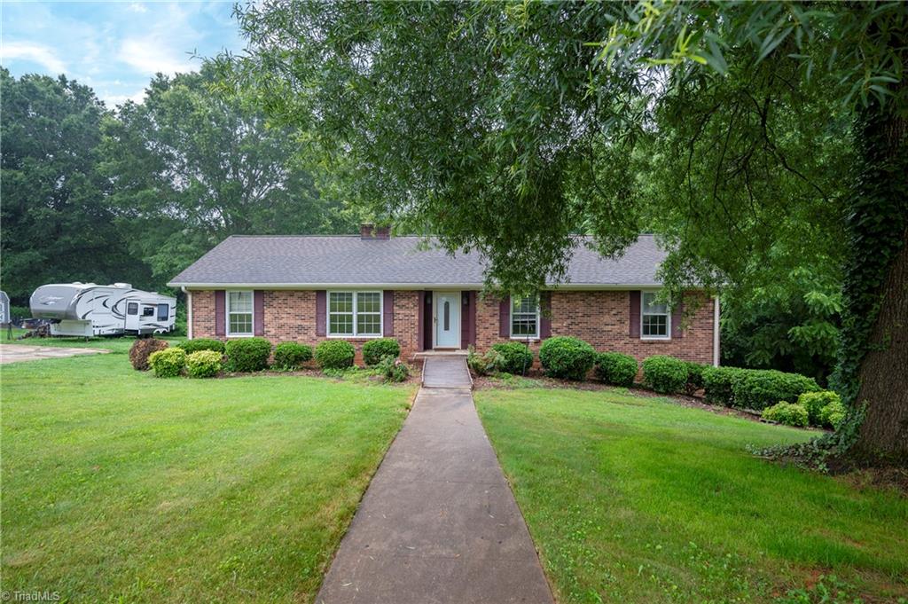 195 Barons Road Clemmons, NC 27012 - Photo 3 of 43 Gallery Image 3