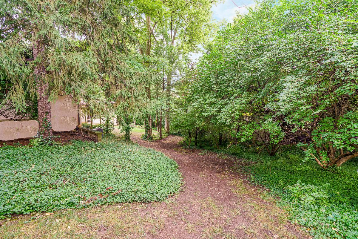 2520 Charing Road Columbus, OH 43221 - Photo 6 of 13 Charing