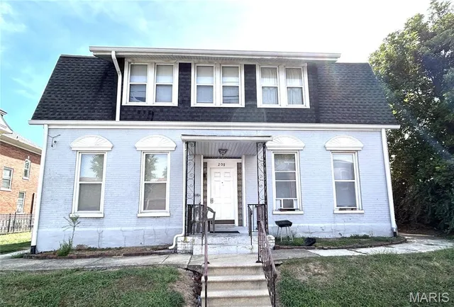 $269,999 | 208 South Charles Street, Belleville, IL 62220