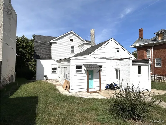$269,999 | 208 South Charles Street, Belleville, IL 62220