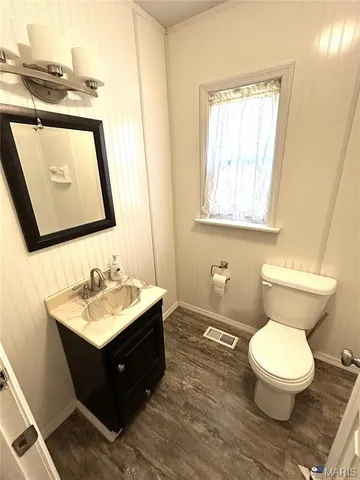 $269,999 | 208 South Charles Street, Belleville, IL 62220