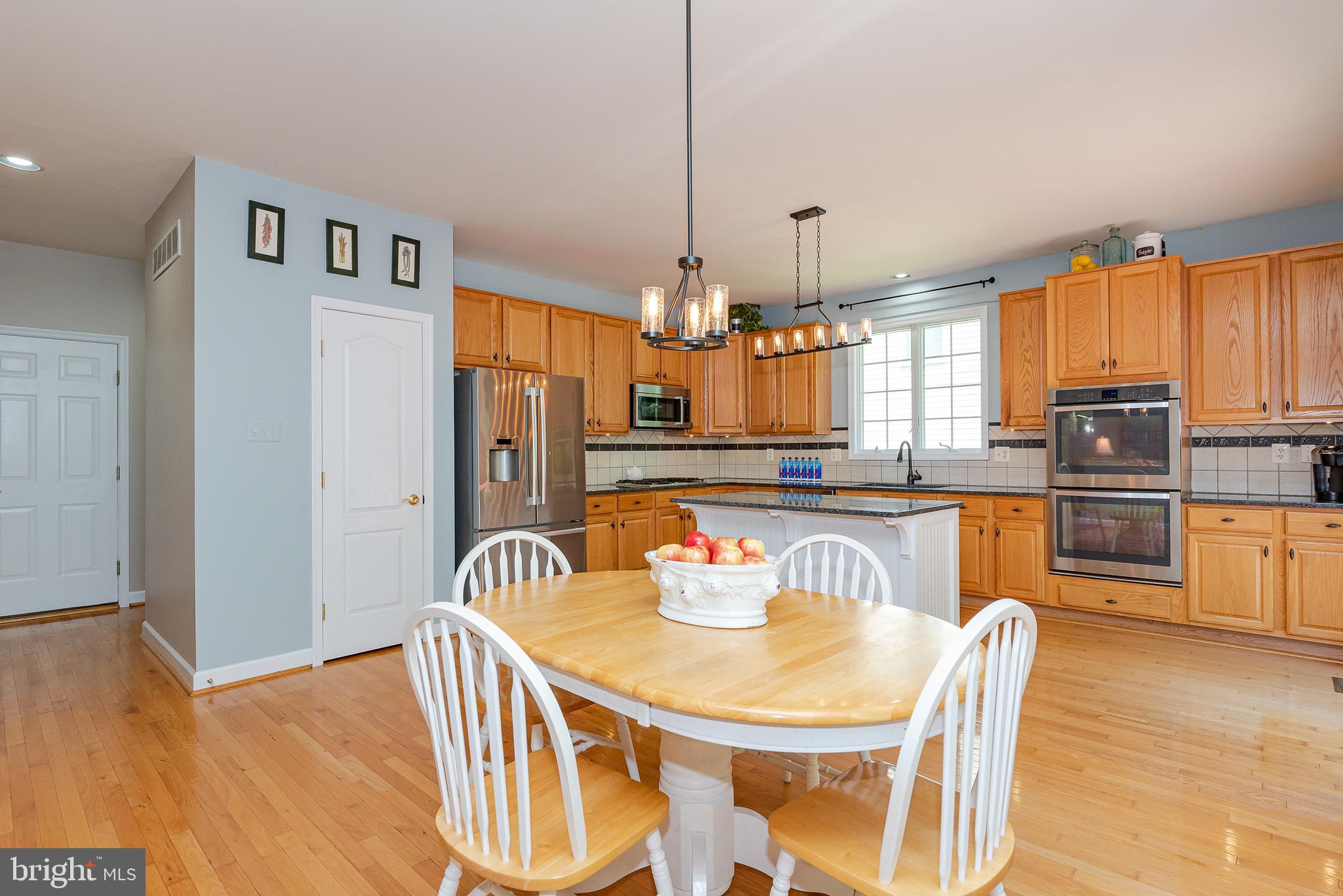 2735 Dunleer Road Ellicott City, MD 21042 - Photo 13 of 45 Breakfast Area and Kitchen