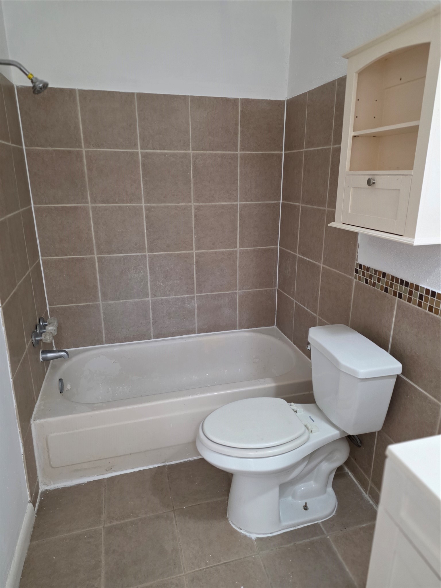 15906 Willbriar Lane Houston, TX 77489 - Photo 11 of 11 2nd Bathroom