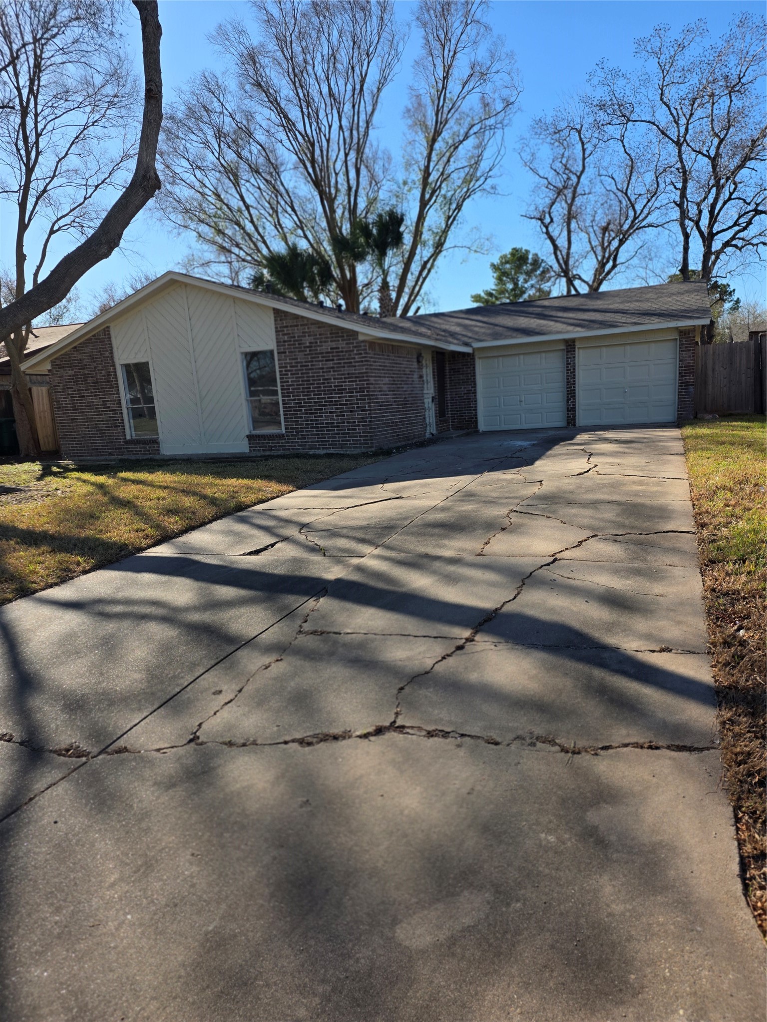 15906 Willbriar Lane Houston, TX 77489 - Photo 3 of 11 Front House