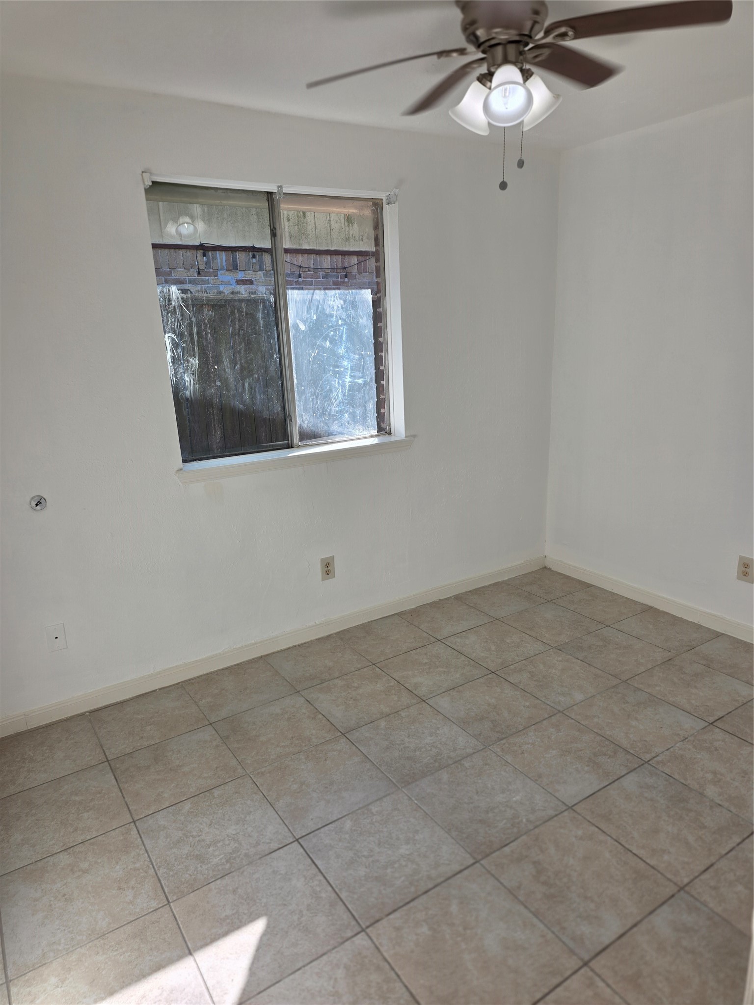 15906 Willbriar Lane Houston, TX 77489 - Photo 9 of 11 2nd Bedroom