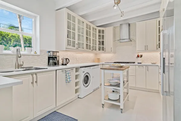 $10,000 | 224 Churchill Road, West Palm Beach, FL 33405