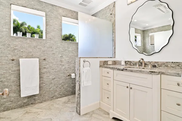 $10,000 | 224 Churchill Road, West Palm Beach, FL 33405