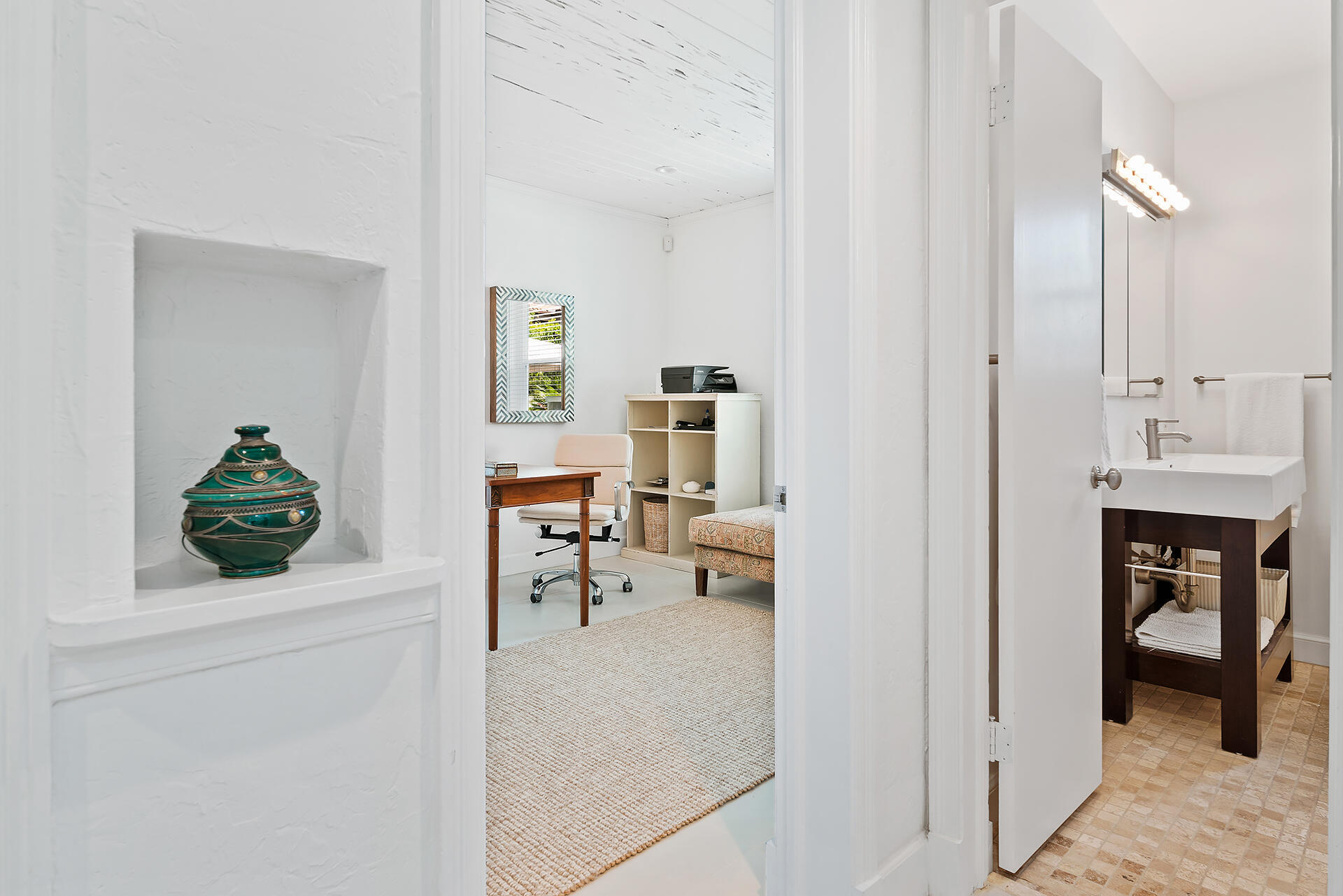 224 Churchill Road West Palm Beach, FL 33405 - Photo 19 of 32 224-CHURCHILL-RD-33405-041