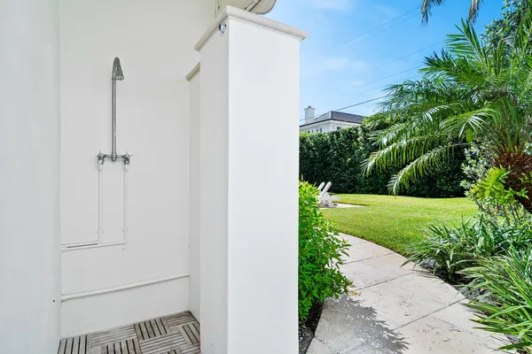 $10,000 | 224 Churchill Road, West Palm Beach, FL 33405